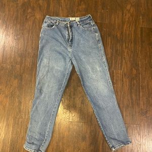 Authentic StJohns Bay jeans women’s size 14 light wash and stretchy